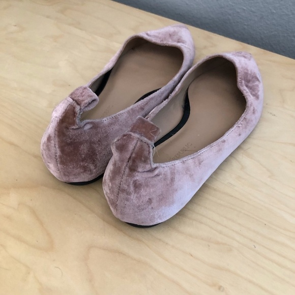 BANANA REPUBLIC Velvet Pointed Toe Ballet Flats - Picture 8 of 15